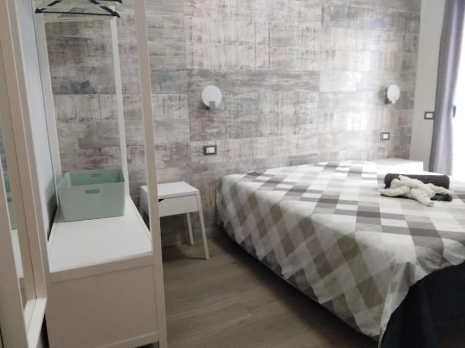 A 2 Passi Dal Castello ,Appartamento Con Veranda 卡斯泰拉马莱 外观 照片