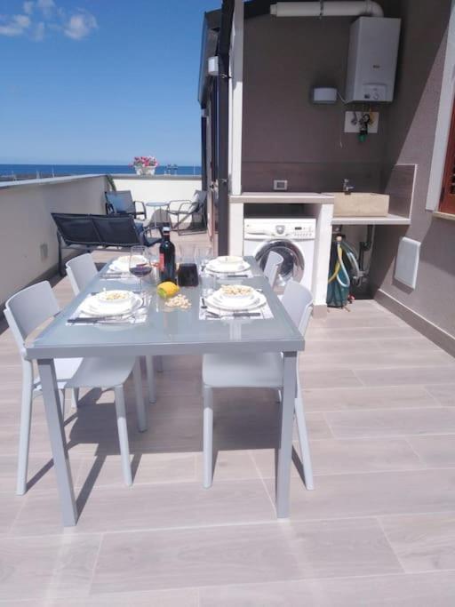 A 2 Passi Dal Castello ,Appartamento Con Veranda 卡斯泰拉马莱 外观 照片