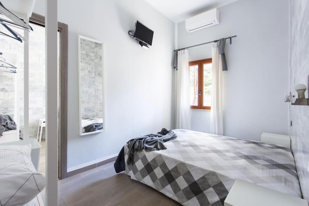 A 2 Passi Dal Castello ,Appartamento Con Veranda 卡斯泰拉马莱 外观 照片