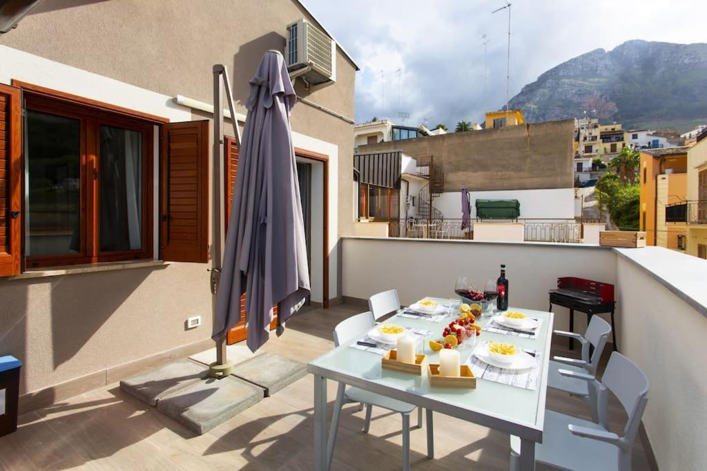 A 2 Passi Dal Castello ,Appartamento Con Veranda 卡斯泰拉马莱 外观 照片