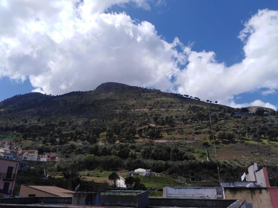 A 2 Passi Dal Castello ,Appartamento Con Veranda 卡斯泰拉马莱 外观 照片